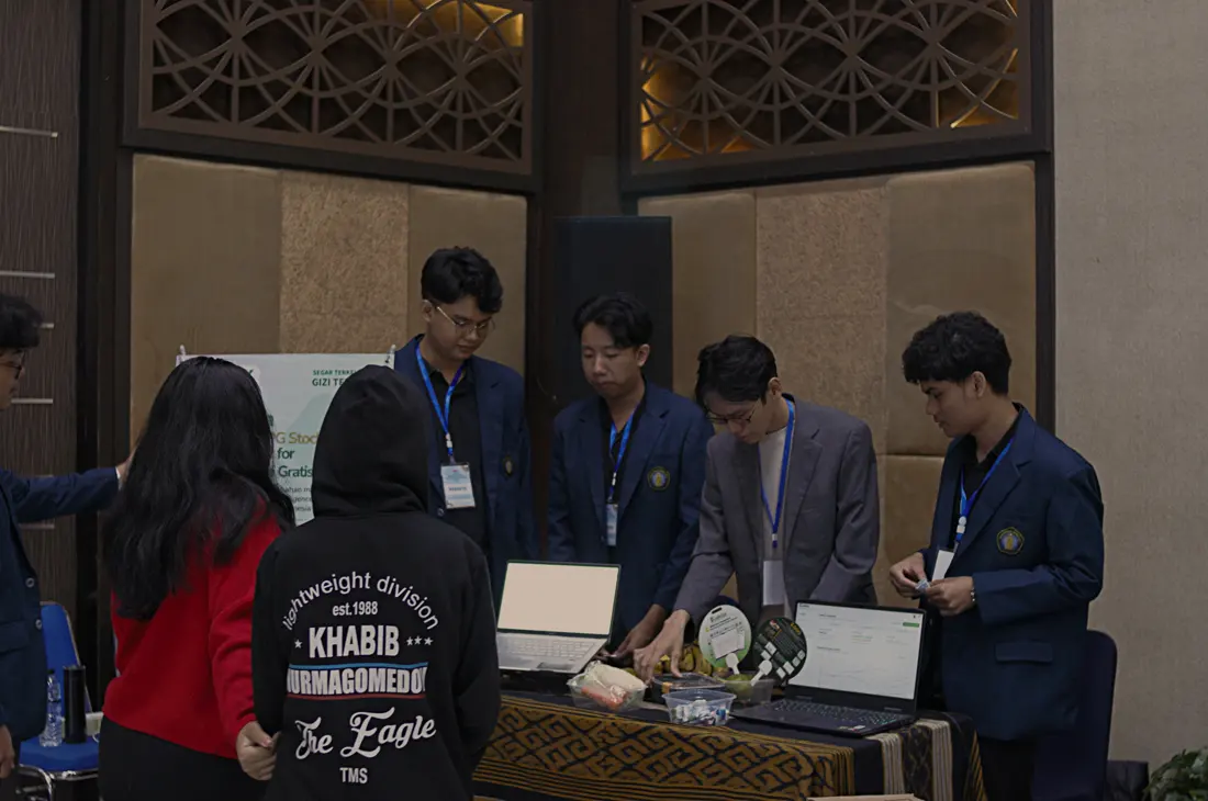 Demo booth at the ElevAIte hackathon